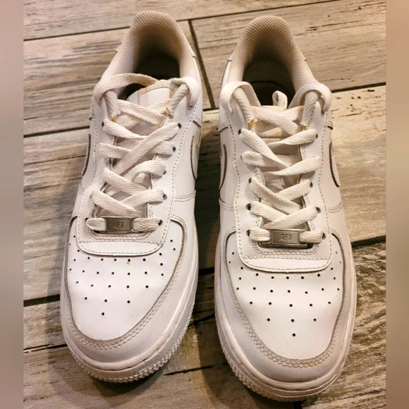 NIKE AIR FORCE 1 Classic all white sneakers basketball gorpcore shoes 7Y 8.5W - Picture 3 of 11